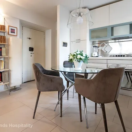 Jolie Maison *